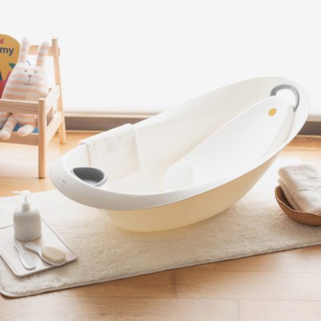 Mininor Bath with Newborn Seat and Accessories